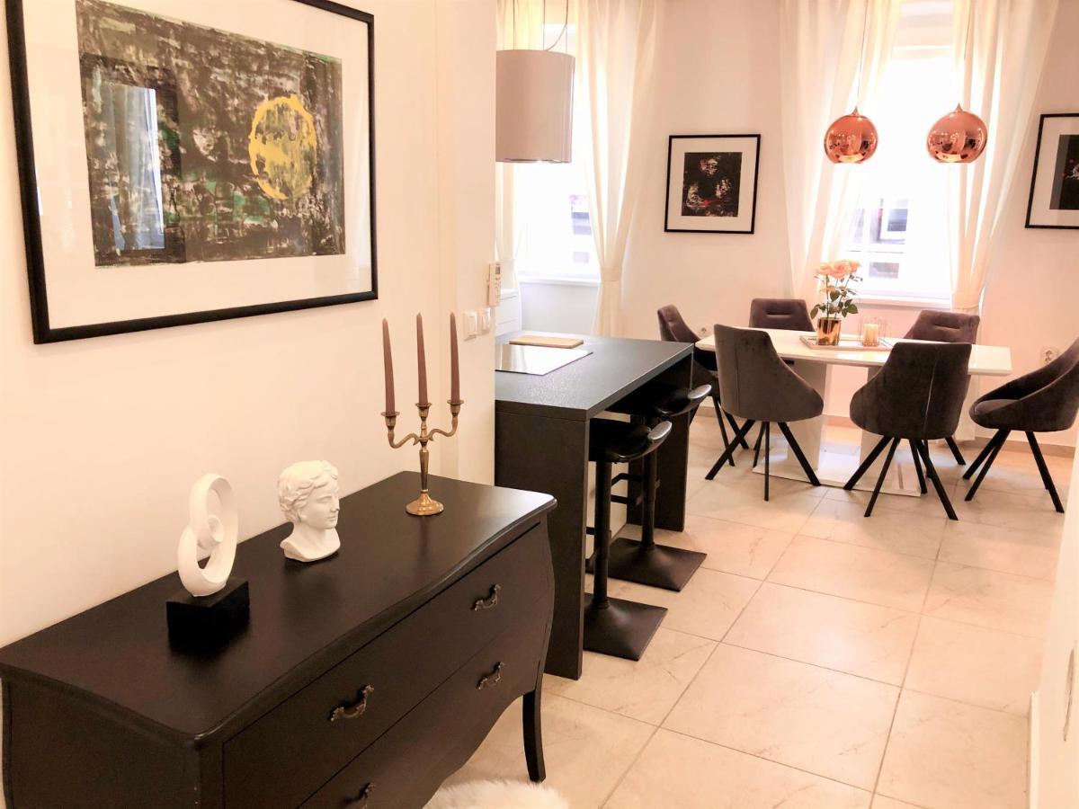 Hedone Luxury Apartment With Free Parking プーラ エクステリア 写真