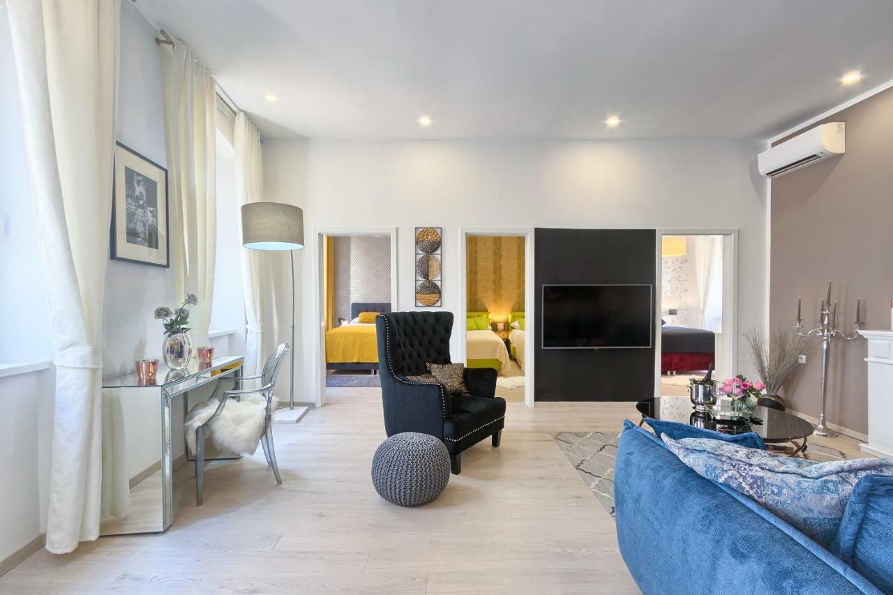 Hedone Luxury Apartment With Free Parking プーラ エクステリア 写真