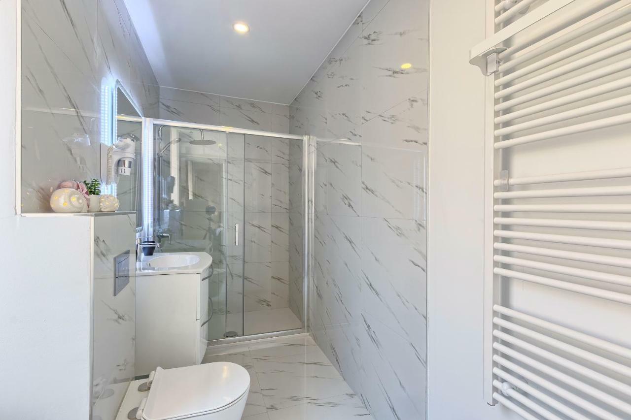 Hedone Luxury Apartment With Free Parking プーラ エクステリア 写真